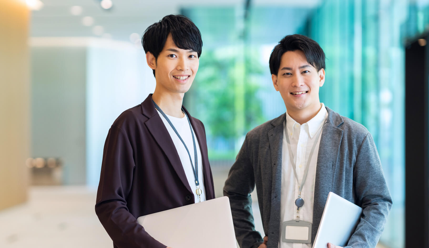 働く社員イメージ